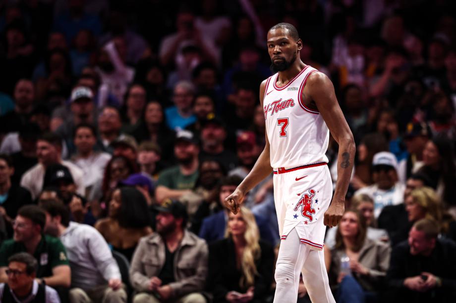 九游app-杜兰特35+8格威20+9 火箭客场险胜黄蜂